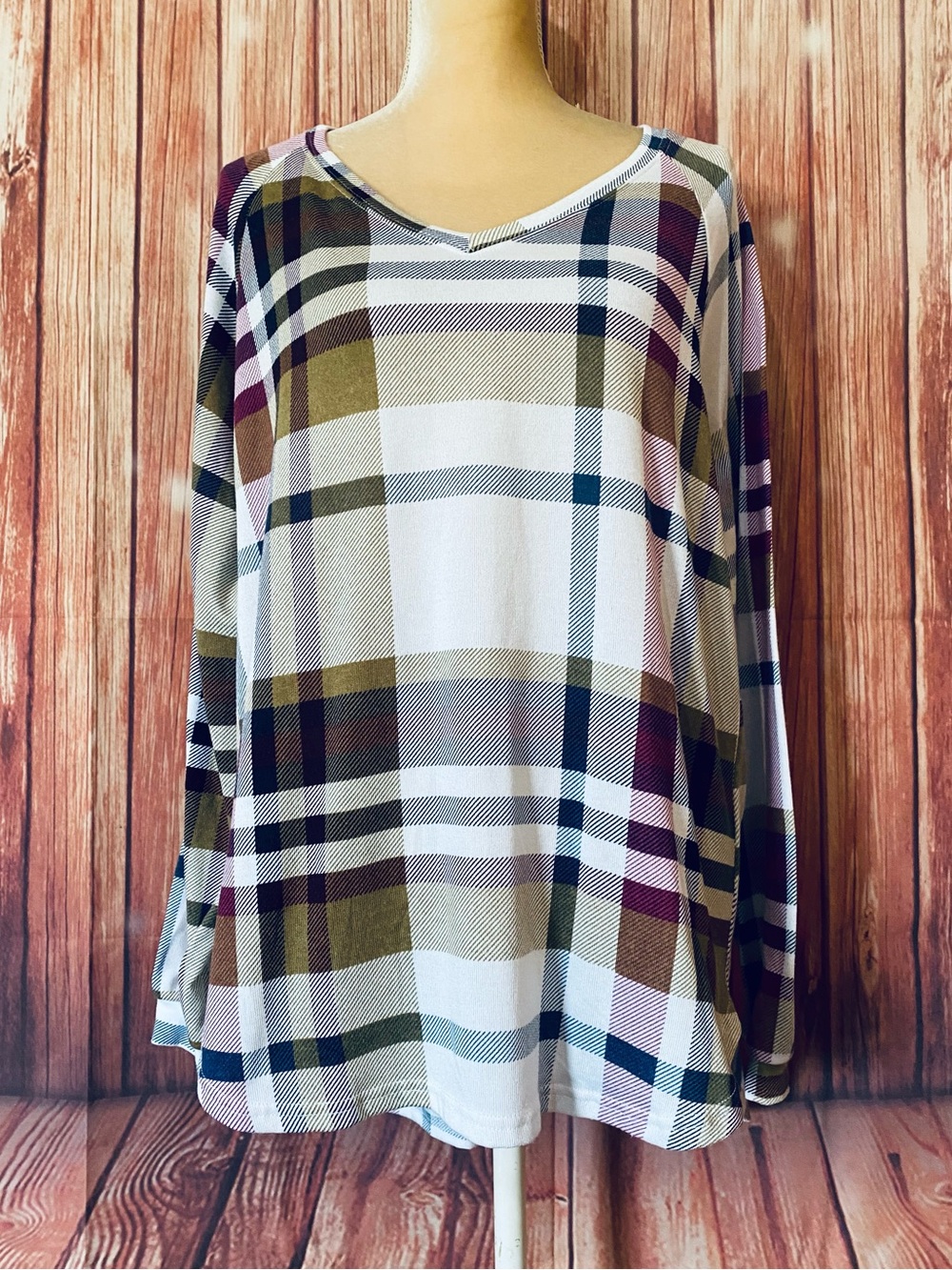 Women’s XL Blouse Cato Knit Multicolored Plaid V Neck Long Sleeves Soft